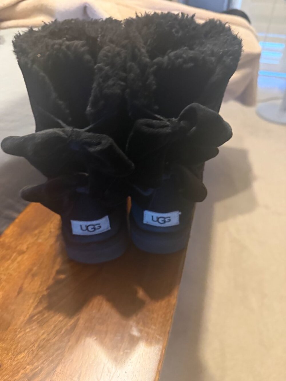UGGS - Picture 2 of 3